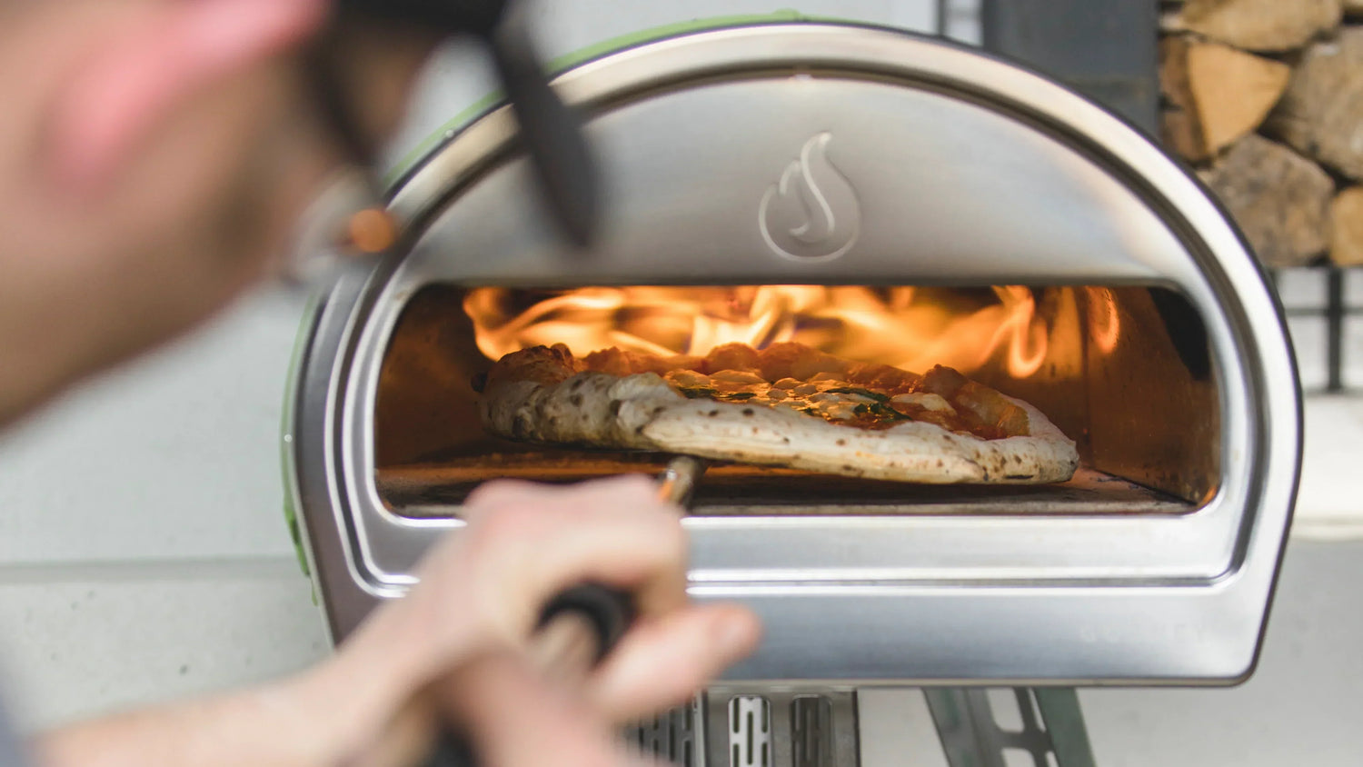how to reheat pizza in an oven
